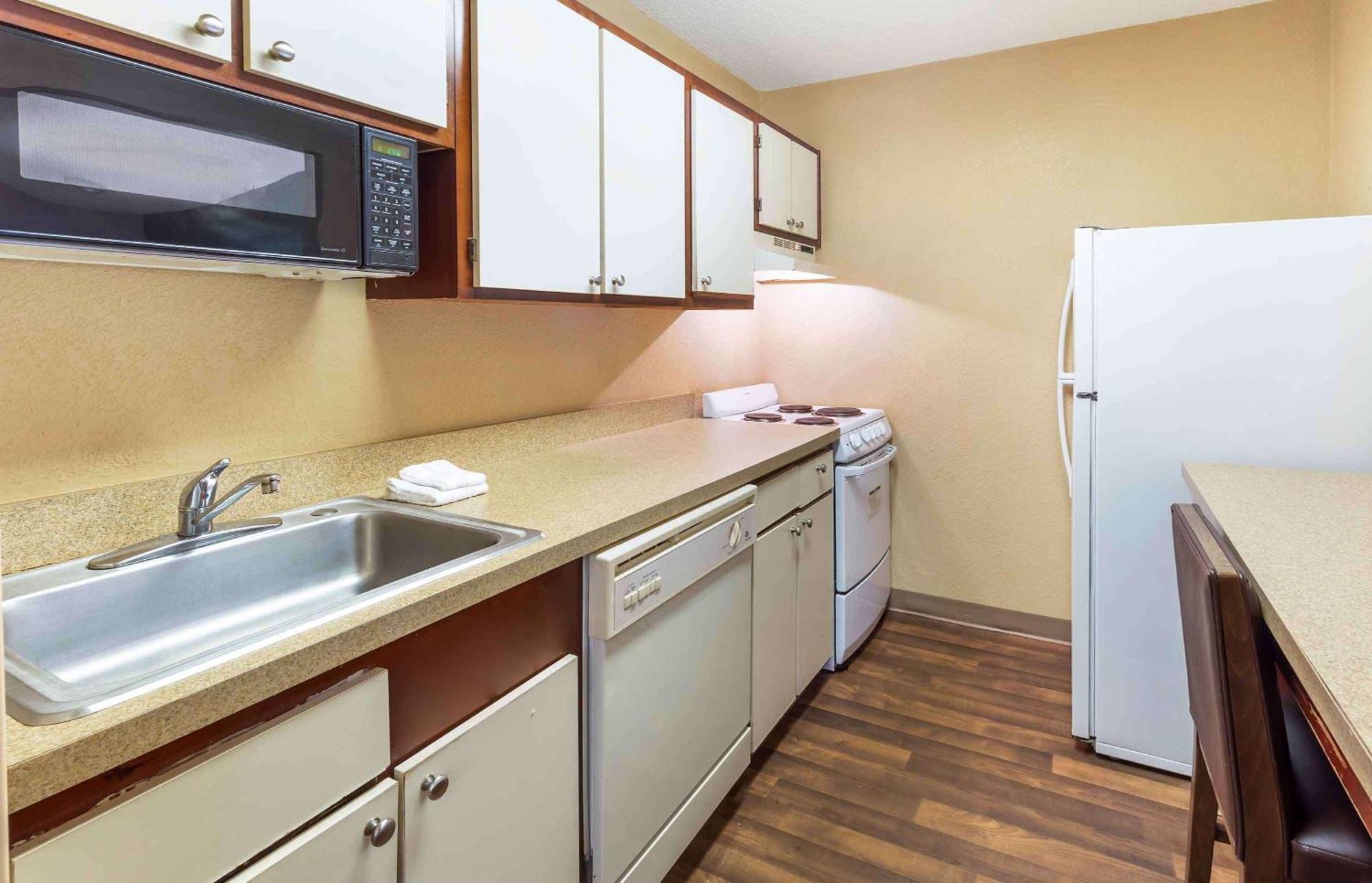 Extended Stay America Select Suites - Raleigh - Cary - Regency Parkway South מראה חיצוני תמונה