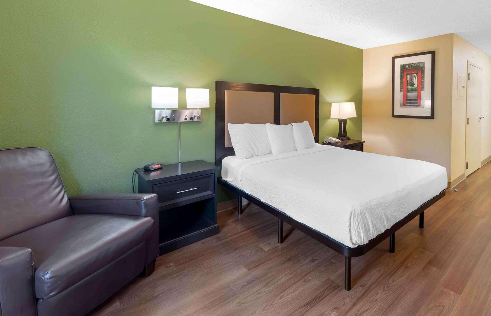 Extended Stay America Select Suites - Raleigh - Cary - Regency Parkway South מראה חיצוני תמונה