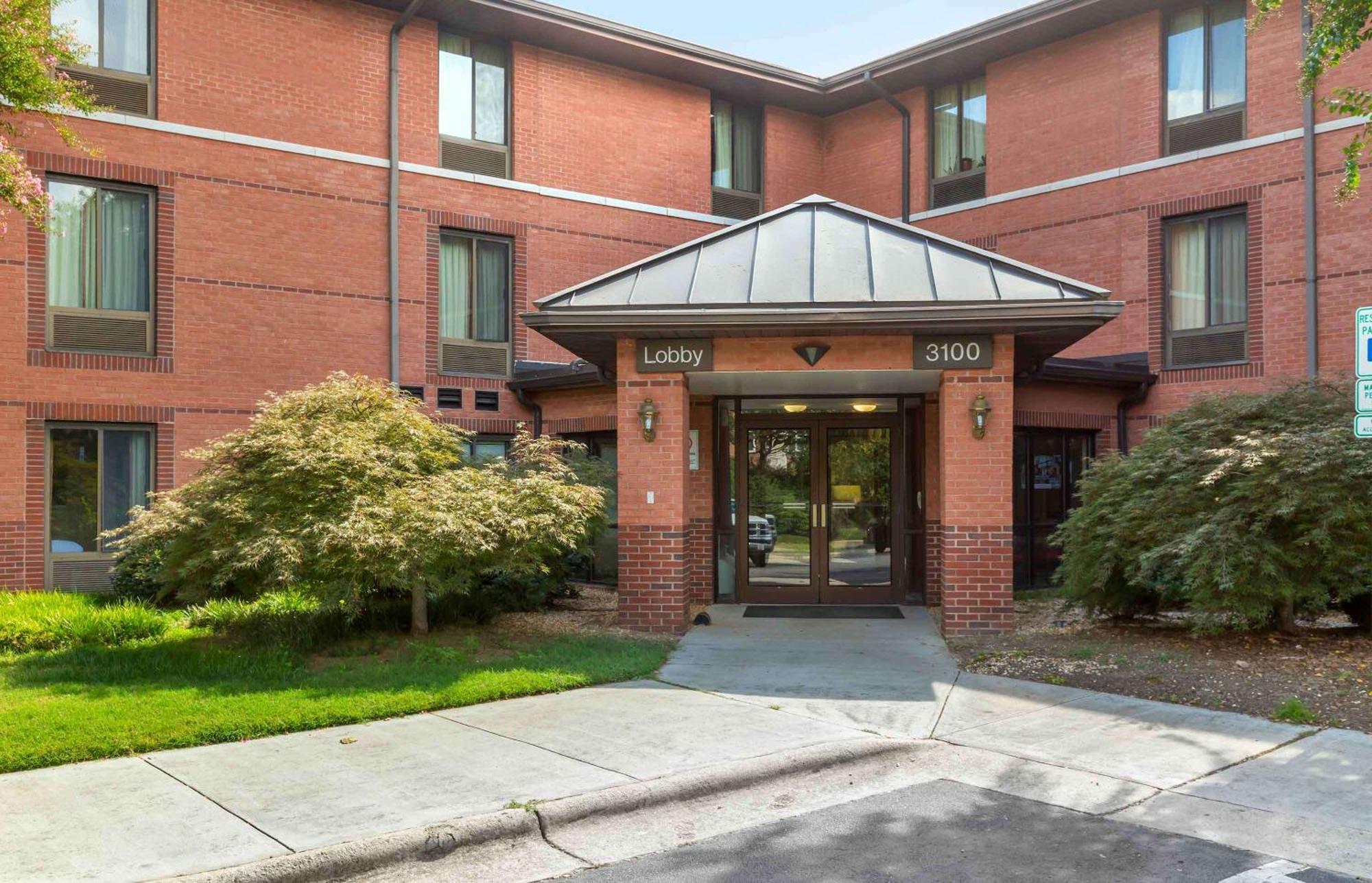 Extended Stay America Select Suites - Raleigh - Cary - Regency Parkway South מראה חיצוני תמונה